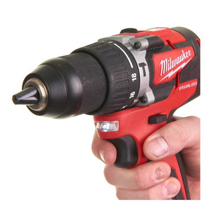 TRAPANO BATTERIA AVV. PERCUSSIONE M18 CBLPD-202C 'MILWAUKEE'